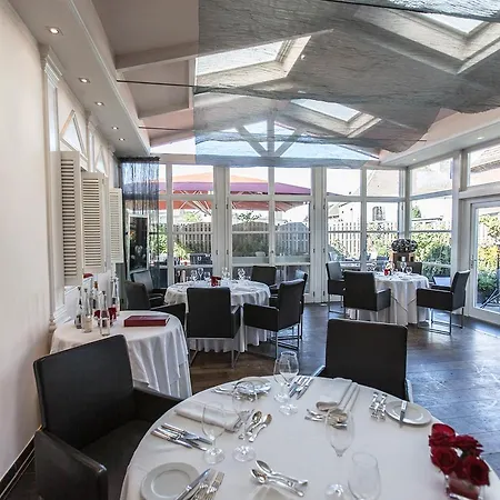 מלון Hensens Residenz 3*