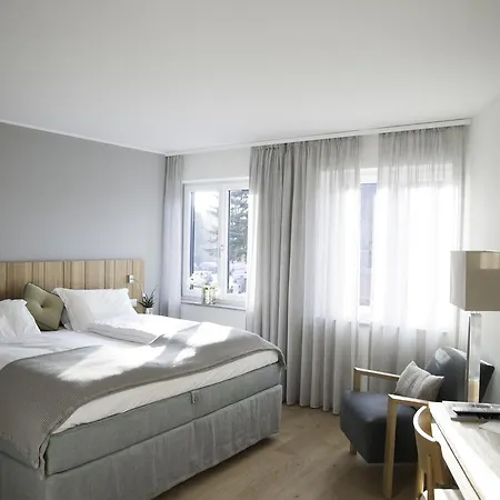 מלון Hensens Residenz 3*